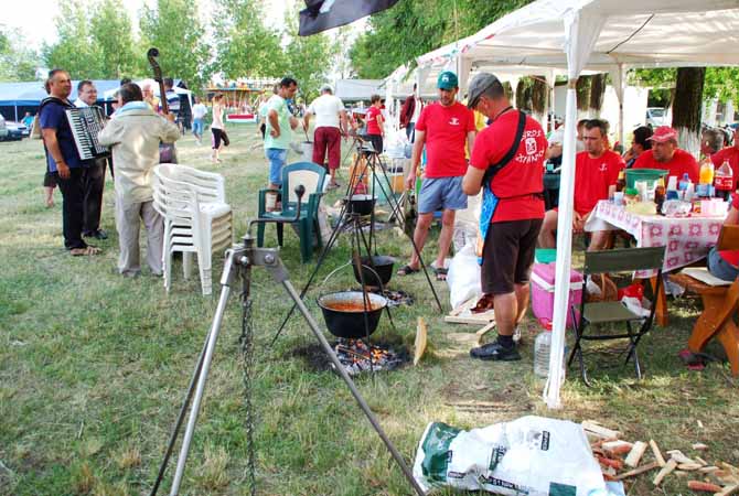 Bográcsost főztek 2016. június 11. képek
